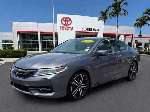 Used 2017 Honda Accord Touring image 3