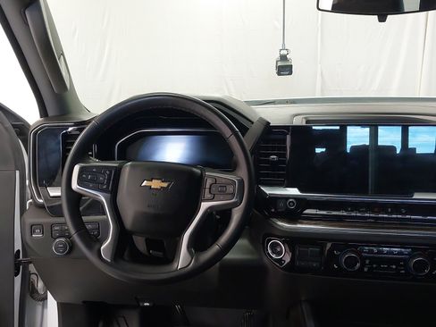 Used 2024 Chevrolet Silverado 2500 LT AWD/4WD image 26