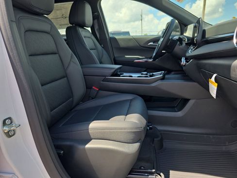 New 2026 Chevrolet Equinox LT w/ Convenience Package II FWD image 15