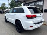 Used 2021 Jeep Grand Cherokee Laredo X image 2