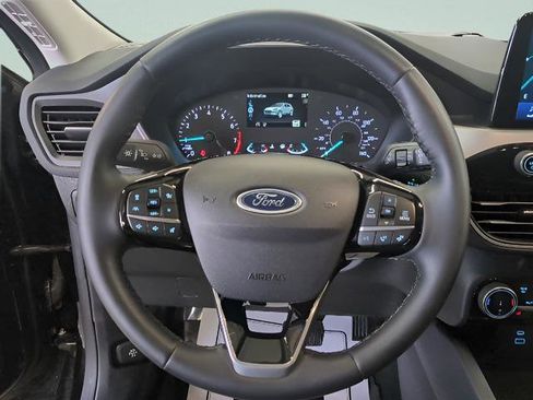 Used 2022 Ford Escape SE w/ SE Sport Appearance Package image 11