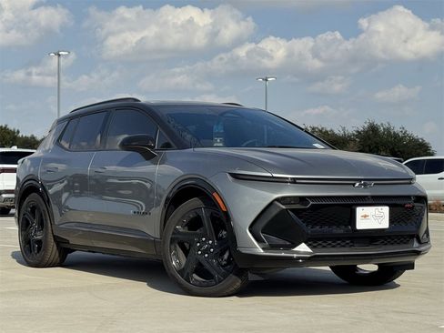 New 2026 Chevrolet Equinox EV RS image 2