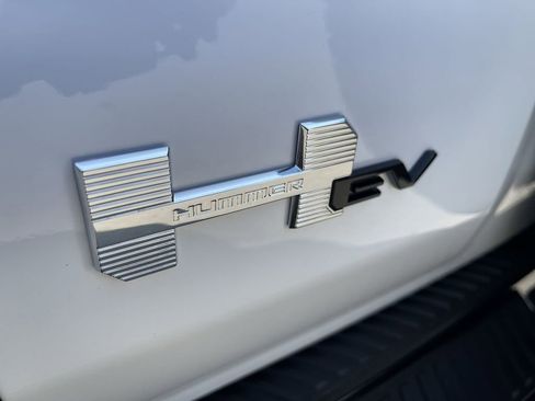 New 2026 GMC Hummer EV SUV image 32