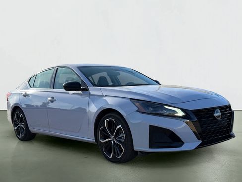 Used 2024 Nissan Altima 2.5 SR image 6