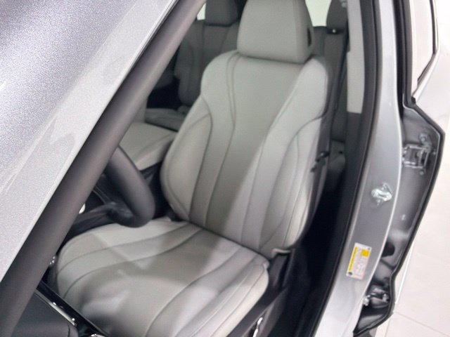 Certified 2026 Acura MDX w/ Technology Package AWD/4WD image 13
