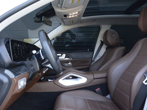 Used 2024 Mercedes-Benz GLS 450 4MATIC image 16
