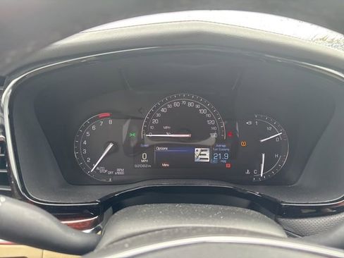 Used 2017 Cadillac XT5 Luxury w/ Driver Awareness Package FWD image 14