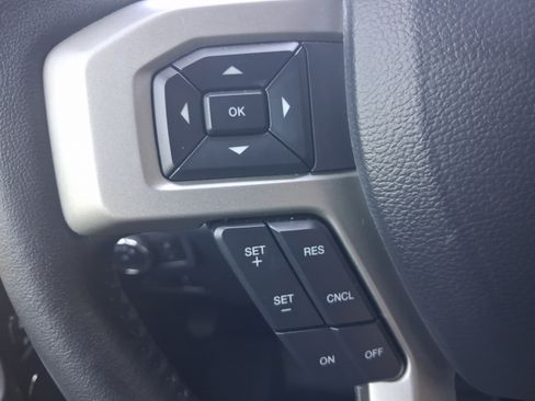 Used 2022 Ford F250 Lariat w/ Lariat Ultimate Package AWD/4WD image 23