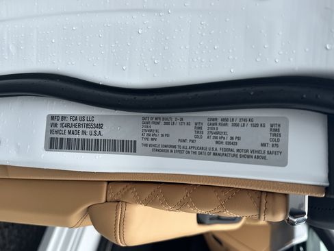 New 2026 Jeep Grand Cherokee Summit image 29