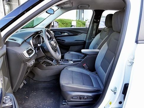 Used 2022 Chevrolet TrailBlazer LT w/ Convenience Package image 14