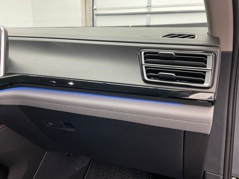 Used 2025 Volkswagen Atlas Peak Edition SE image 13