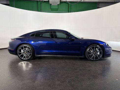 Used 2022 Porsche Taycan RWD image 2