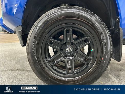 Used 2018 Toyota Tacoma Limited RWD image 13