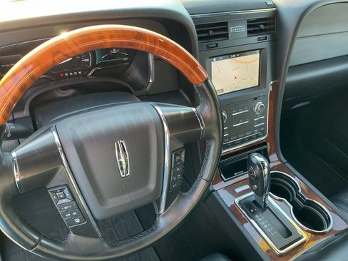 Used 2016 Lincoln Navigator Select AWD/4WD image 12