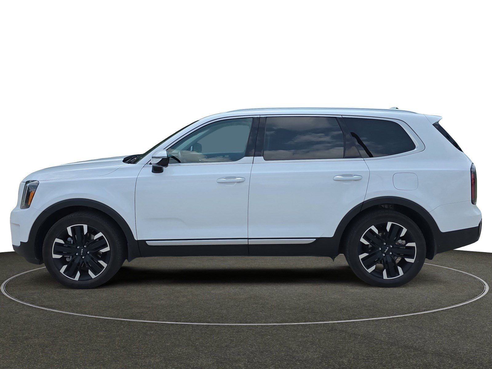 Used 2024 Kia Telluride SX w/ Towing Package AWD/4WD image 2