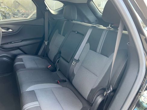 Used 2025 Chevrolet Blazer LT image 33