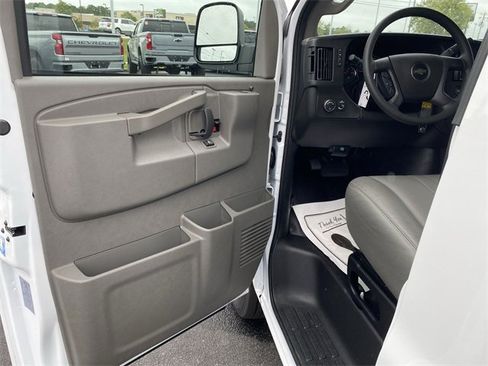 New 2025 Chevrolet Express 2500 w/ Driver Convenience Package image 25