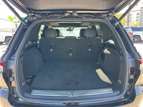 Used 2023 Jeep Grand Cherokee Summit AWD/4WD image 38