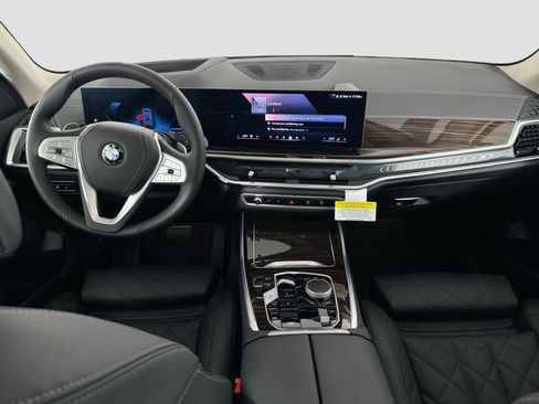Certified 2026 BMW X7 xDrive40i w/ Climate Comfort Package image 19