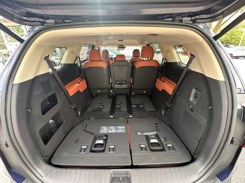 New 2026 Kia Carnival EX image 17