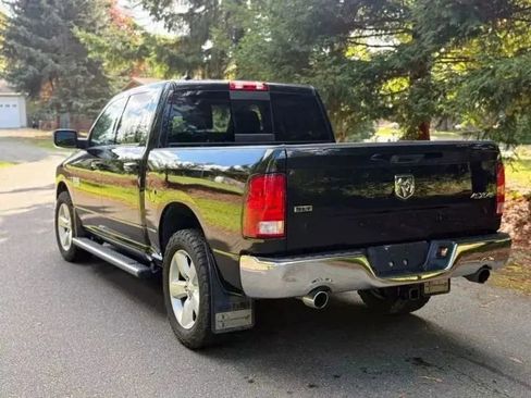 Used 2018 RAM 1500 Classic SLT w/ SLT Plus D￩cor Group image 3