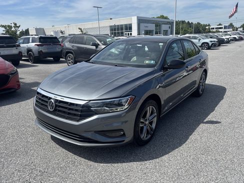 Used 2019 Volkswagen Jetta R-Line FWD image 15