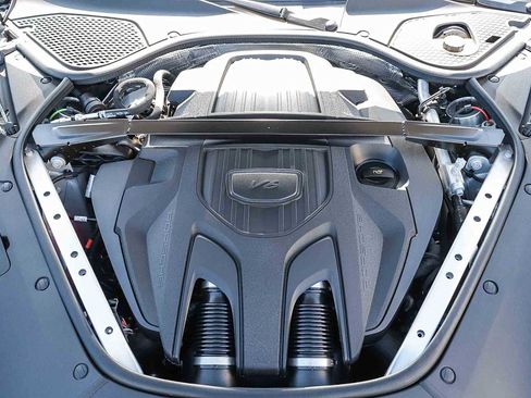 Used 2025 Porsche Panamera 4 image 38