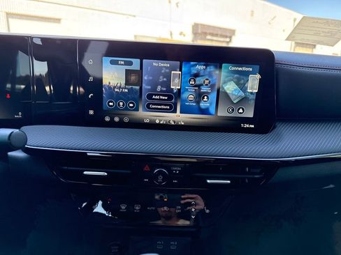 New 2026 Nissan Kicks SR w/ SR Premium Package image 18