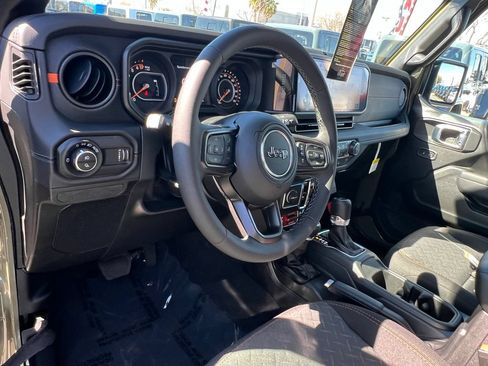 New 2026 Jeep Gladiator Mojave w/ Technology Group AWD/4WD image 17