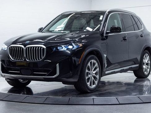 New 2026 BMW X5 xDrive50e w/ Premium Package AWD/4WD image 8