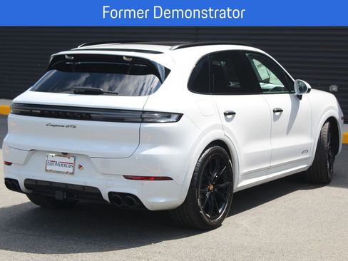 Certified 2026 Porsche Cayenne GTS AWD/4WD image 8