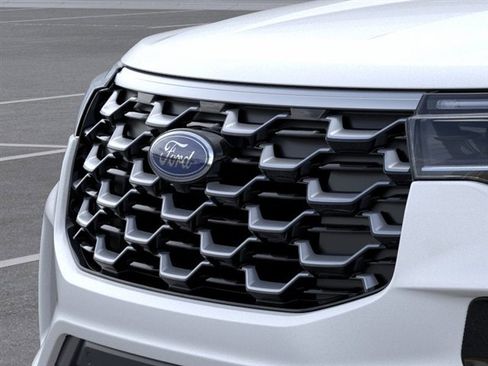 New 2026 Ford Explorer Platinum w/ LUX Leather Package AWD/4WD image 17