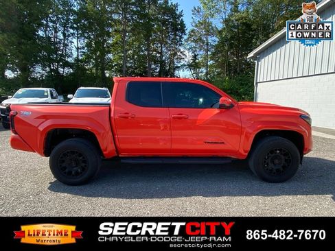 Used 2024 Toyota Tacoma TRD Sport AWD/4WD image 4