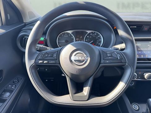 Used 2024 Nissan Kicks S image 12