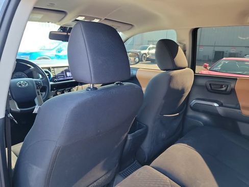 Used 2020 Toyota Tacoma SR5 RWD image 14