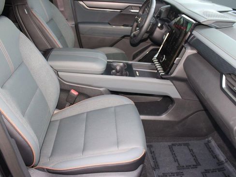 Used 2026 GMC Acadia AT4 AWD/4WD image 33