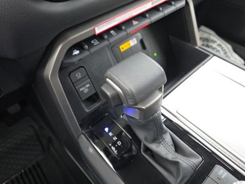 Certified 2024 Toyota Sequoia Limited image 24