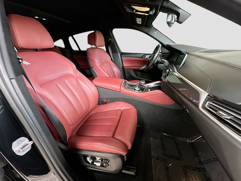 Used 2022 BMW X6 M50i w/ Premium Package image 30