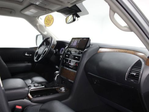 Used 2024 Nissan Armada SL image 31