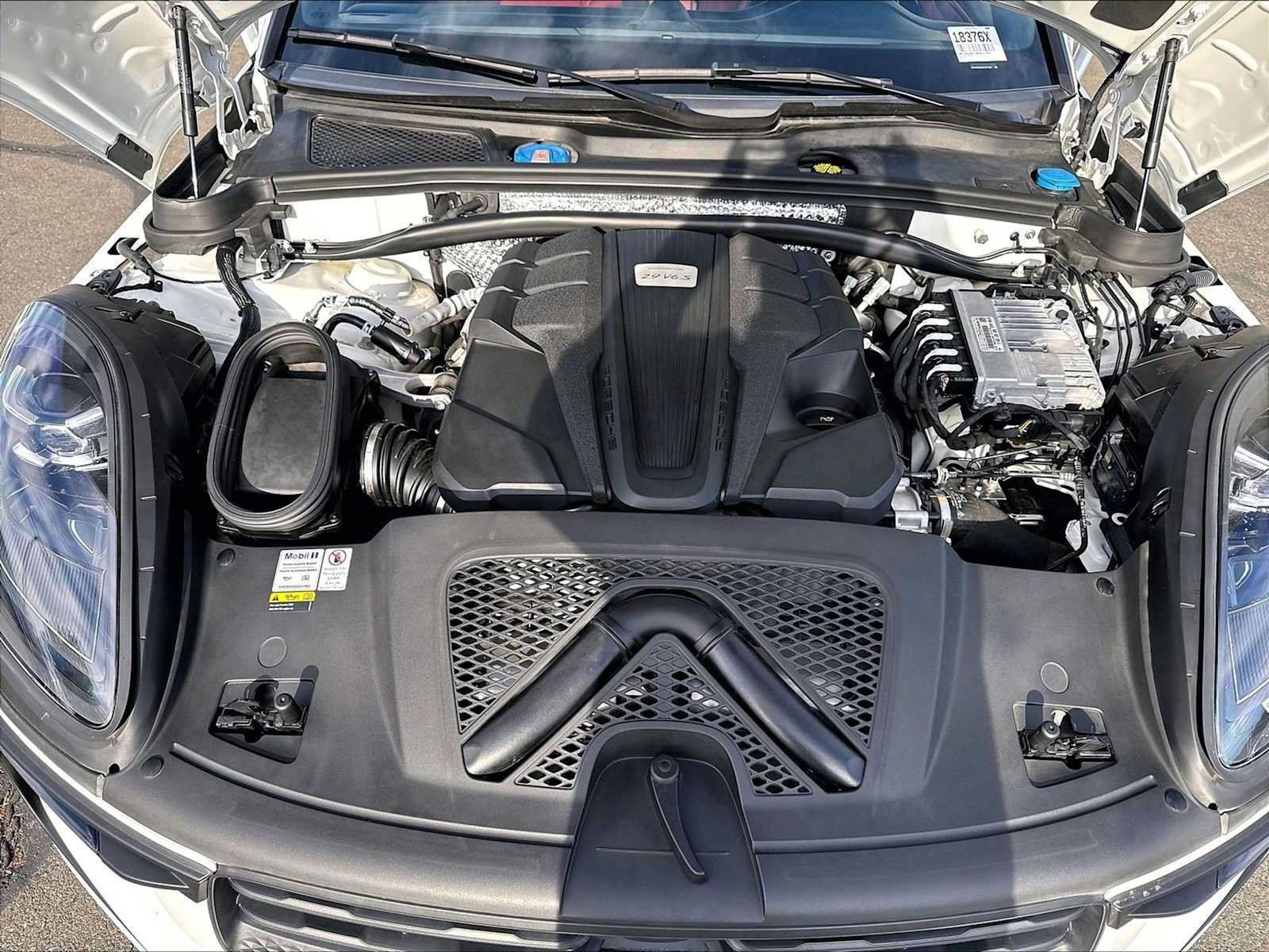 Used 2022 Porsche Macan S AWD/4WD image 12