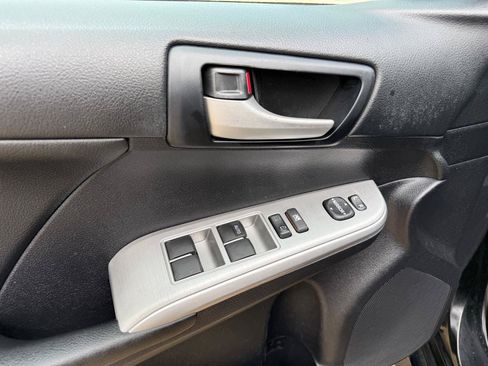 Used 2012 Toyota Camry SE FWD image 14