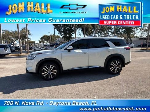 Used 2023 Nissan Pathfinder Platinum image 4