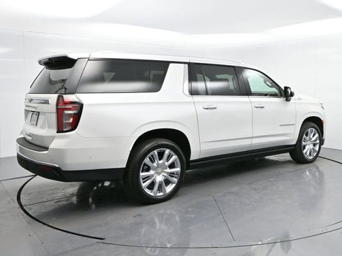 Used 2024 Chevrolet Suburban High Country w/ Advanced Technology Package image 7