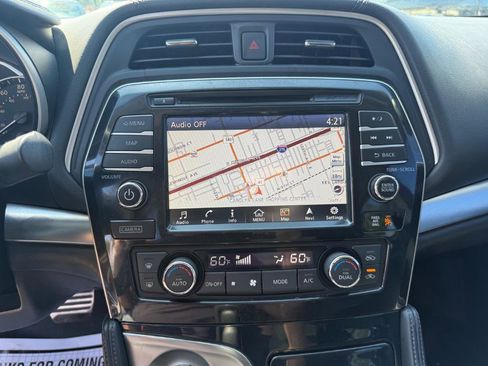 Used 2017 Nissan Maxima SR w/ Midnight Edition image 21