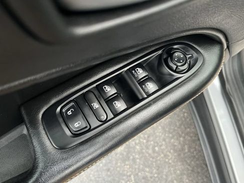Used 2019 Jeep Compass Latitude AWD/4WD image 17