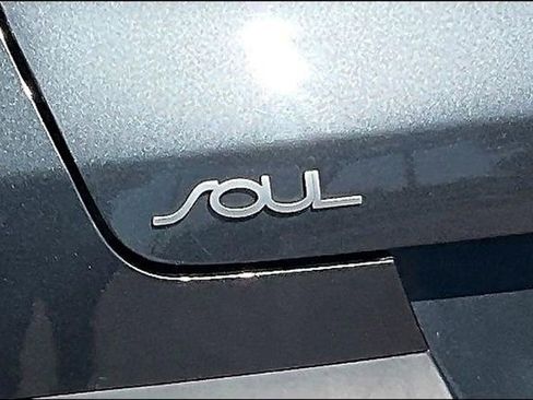 Used 2022 Kia Soul LX FWD image 8