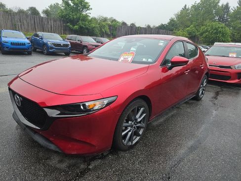 Used 2020 MAZDA MAZDA3 Hatchback w/ Preferred Package FWD image 4