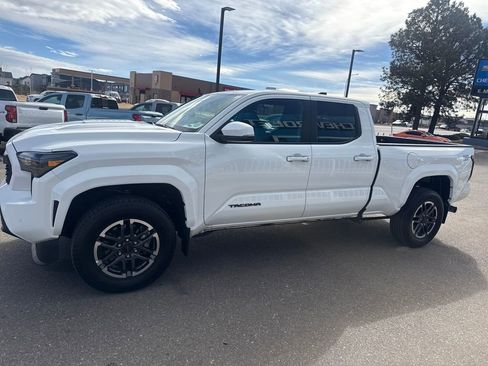 Used 2024 Toyota Tacoma TRD Sport w/ TRD Sport Upgrade Package image 2
