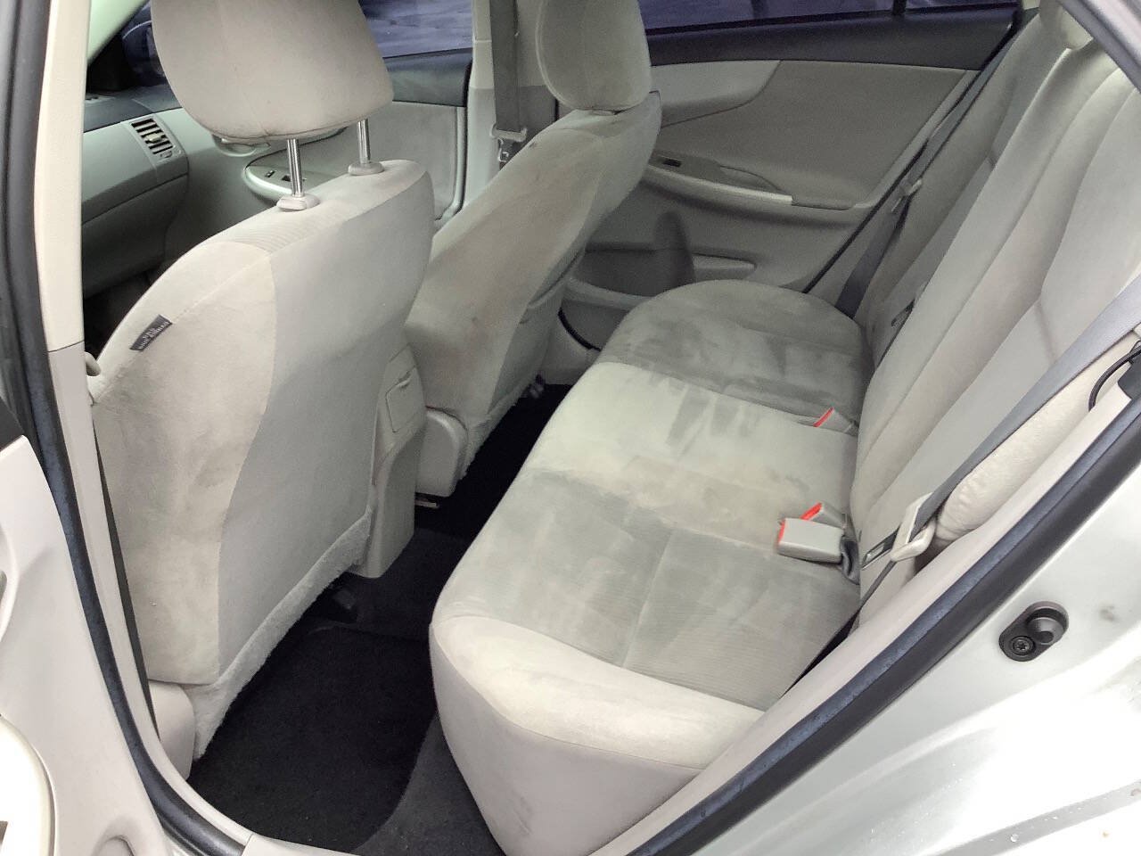 Used 2012 Toyota Corolla LE FWD image 27