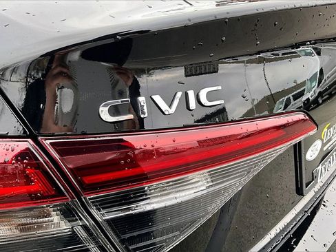 Used 2025 Honda Civic Sport image 8